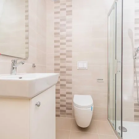 Superior Four Bedroom With Private Pool 2 Vila Debeljak