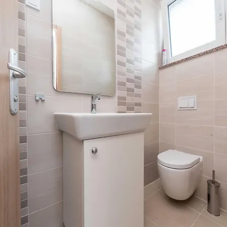 Superior Four Bedroom With Private Pool 2 Vila