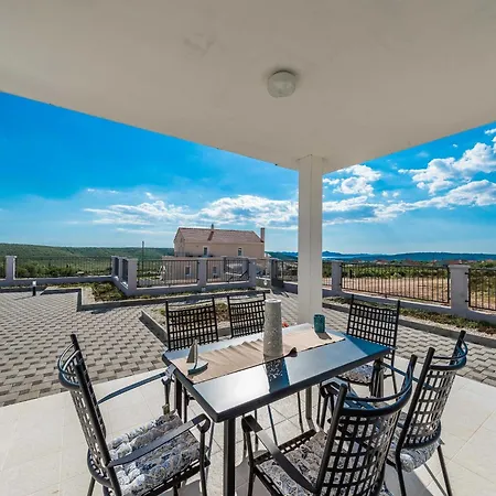 Superior Four Bedroom With Private Pool 2 *