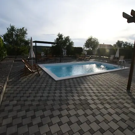 Superior Four Bedroom With Private Pool 2 * Debeljak