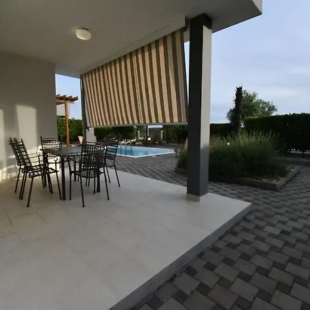 Superior Four Bedroom With Private Pool 2 Vila