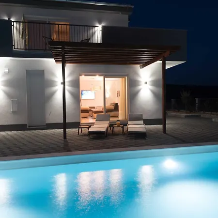 Superior Four Bedroom With Private Pool 2 Villa