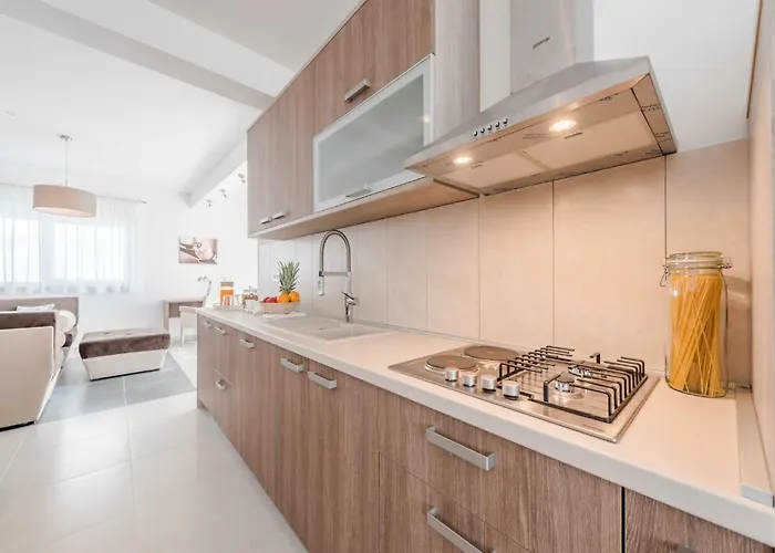 Superior Four Bedroom With Private Pool 2 *