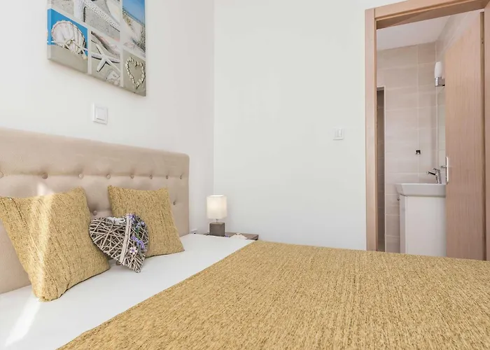 Superior Four Bedroom With Private Pool 2 Villa Debeljak