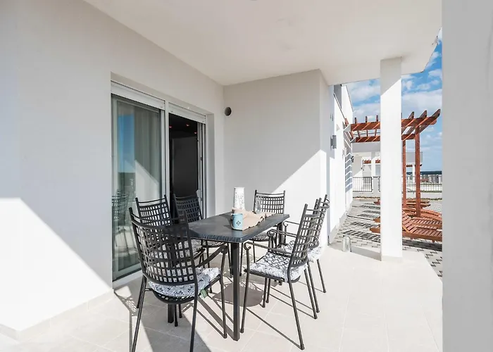 Villa Superior Four Bedroom With Private Pool 2 *