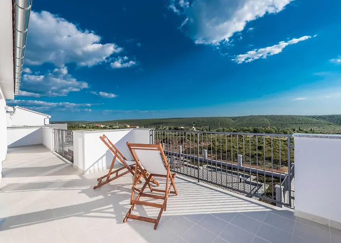 Superior Four Bedroom With Private Pool 2 Villa Debeljak