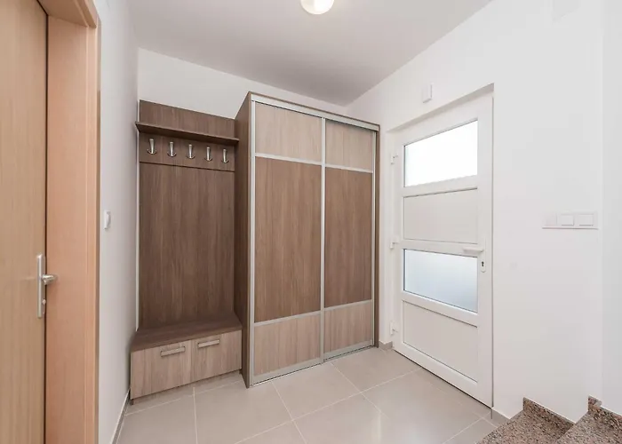 Superior Four Bedroom With Private Pool 2 Debeljak