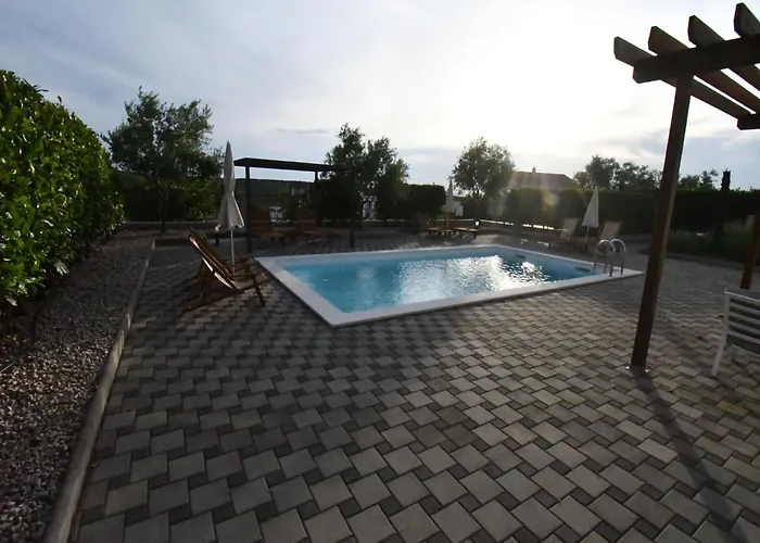Superior Four Bedroom With Private Pool 2 * Debeljak