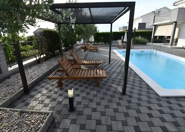 Villa Superior Four Bedroom With Private Pool 2 Debeljak