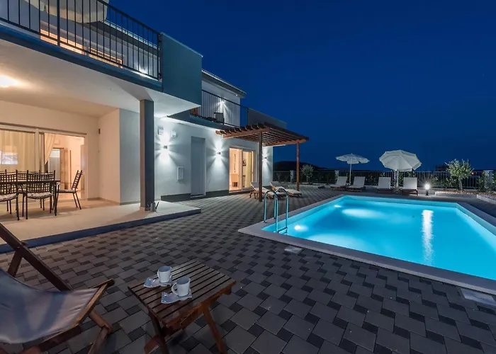 Villa Superior Four Bedroom With Private Pool 2