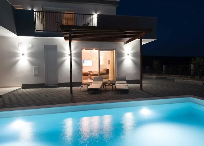 Superior Four Bedroom With Private Pool 2 Villa