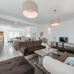 Superior Four Bedroom With Private Pool 2