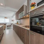 Superior Four Bedroom With Private Pool 2 Βίλα