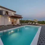 Villa Superior Four Bedroom With Private Pool 2
