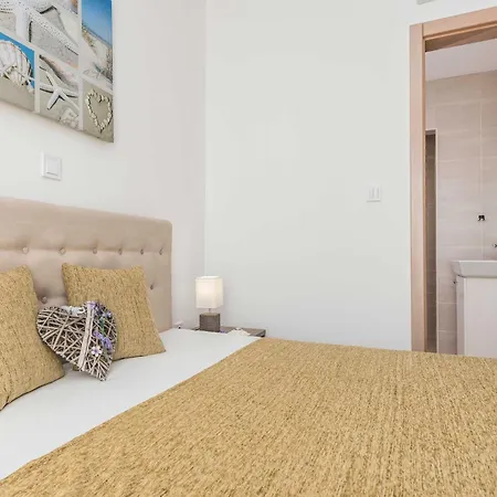 Superior Four Bedroom With Private Pool 2 Villa Debeljak
