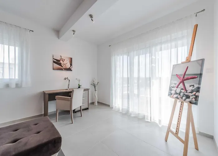 빌라 Superior Four Bedroom With Private Pool 2 *