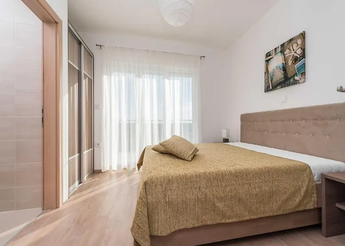 빌라 Superior Four Bedroom With Private Pool 2 Debeljak