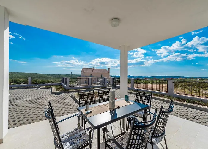Superior Four Bedroom With Private Pool 2 *